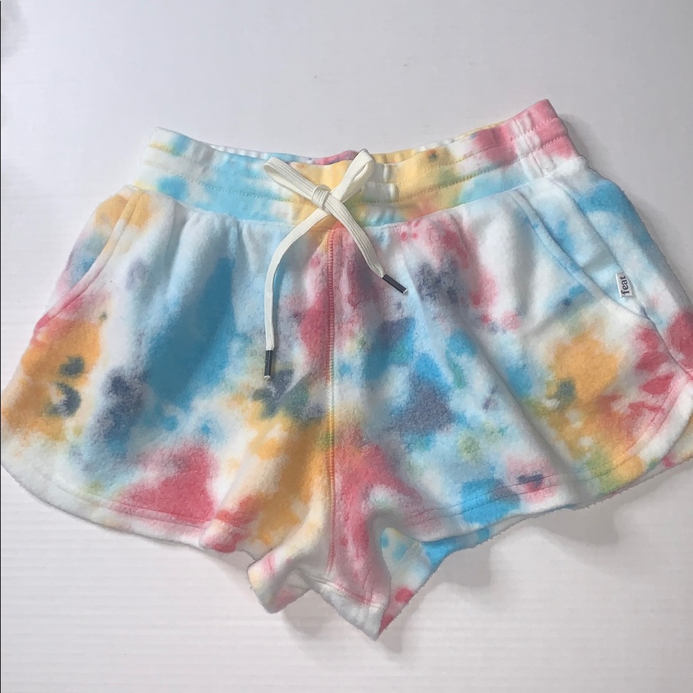 FEAT Blanket Blend Shorts. Size Small. Pastel Pebble